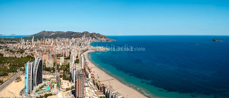 Foto 7c19af65-c4ab-4296-9147-36d055b544ec. Apartament amb calefacció aparcament piscina a Playa Poniente Benidorm