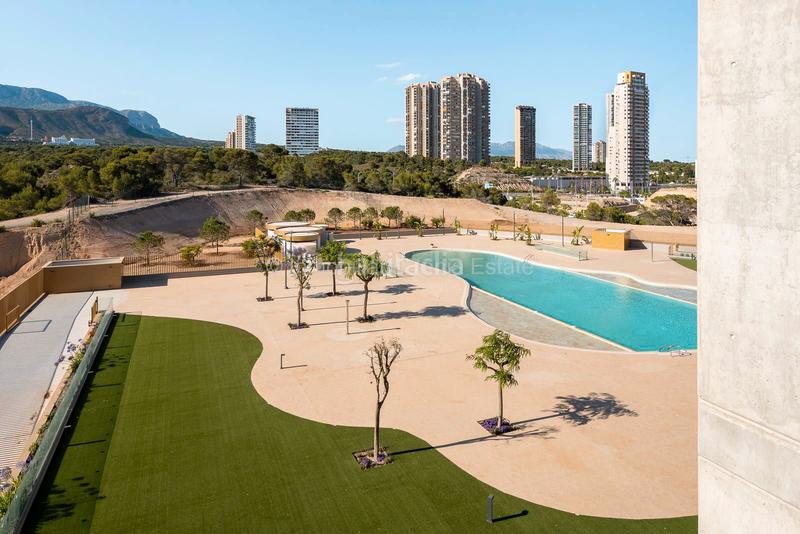 Foto d023f32a-01d1-44c7-bed7-4d94862a243e. Apartament amb calefacció aparcament piscina a Playa Poniente Benidorm