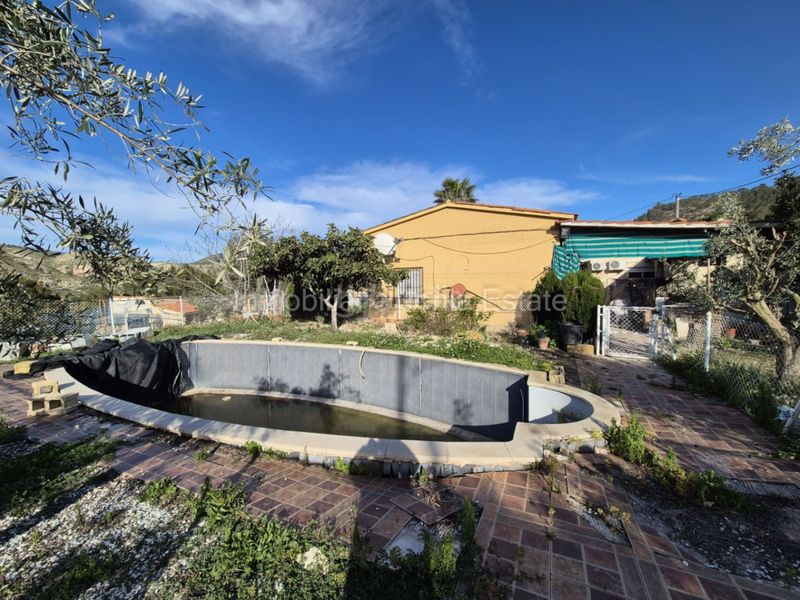 Foto d388bbf2-2066-40b6-9408-6d1f0c9656c9. Xalet amb aparcament a Cárcer