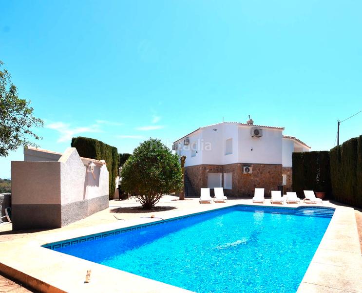 Foto 09c27774-98c3-4235-8130-267112e53d1a. Chalet avec parking piscine dans Oltamar - Cucarres Calp