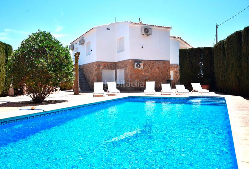 Foto c36f3a59-f2af-4de3-8caa-9e559c78bd7a. Chalet avec parking piscine dans Oltamar - Cucarres Calp