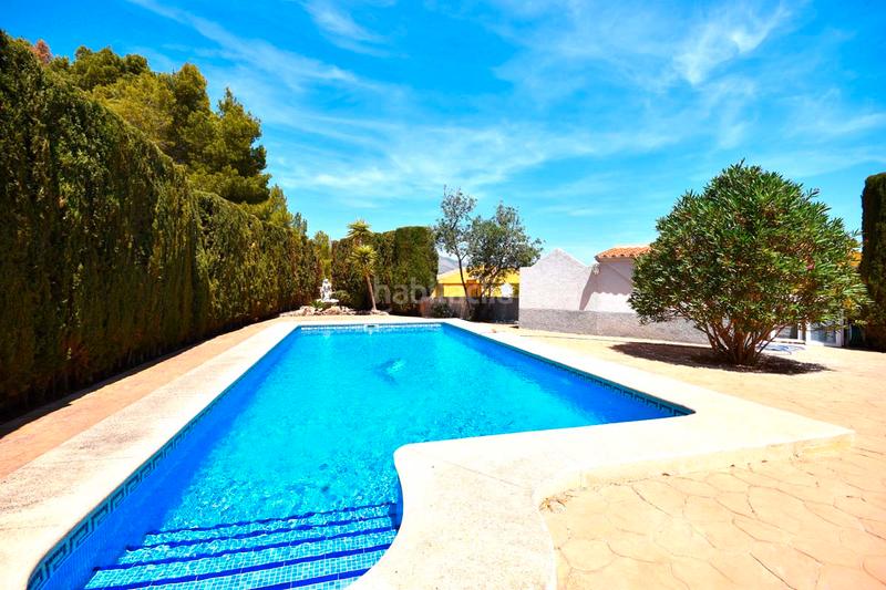 Foto e73aec9d-88d7-45f2-86b4-57f3345a7dea. Chalet avec parking piscine dans Oltamar - Cucarres Calp