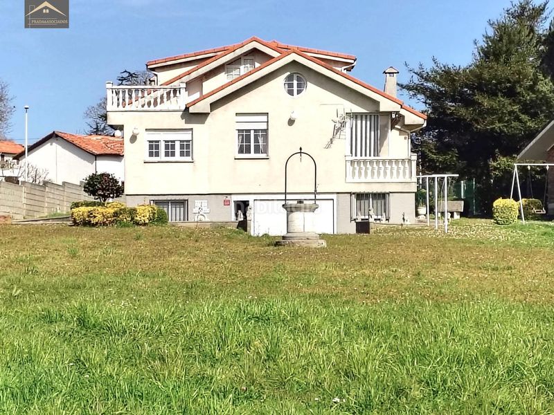 Foto 4767636c-0066-4841-80c0-9b0d98391a9a. Xalet amb aparcament a Suances