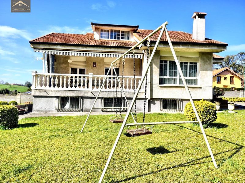 Foto f45aee28-4811-469e-9118-fc0962a6edaf. Xalet amb aparcament a Suances