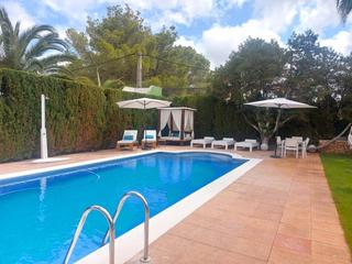 Lloguer Xalet a Sant Agustí-Cala de Bou. Se alquila villa para  el todo año