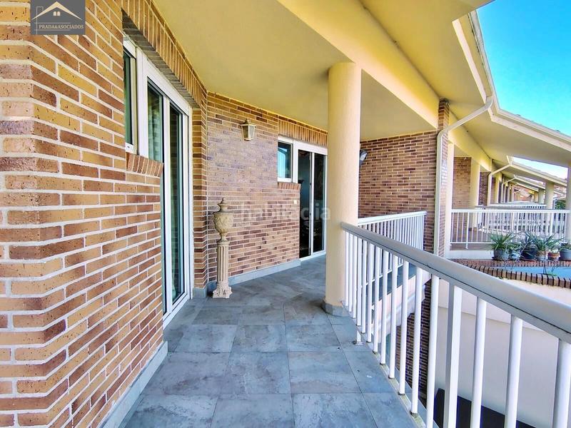 Foto 195ae1bc-7f7a-44e8-a3d5-21bf8115f6cf. Casa bifamiliare con riscaldamento parcheggio piscina in Santa Cruz de Bezana