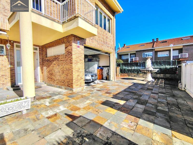 Foto 381b50b8-1253-4ccd-a65a-850f6298dd01. Casa bifamiliare con riscaldamento parcheggio piscina in Santa Cruz de Bezana