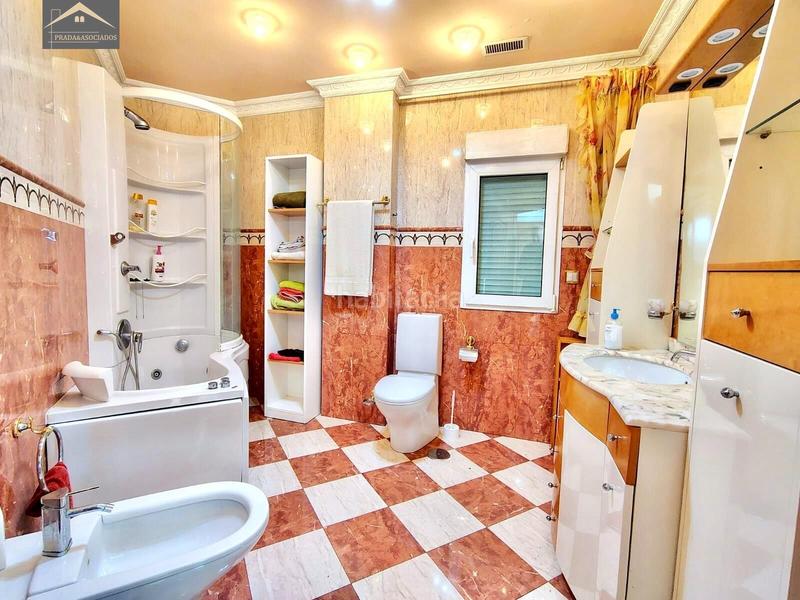 Foto 99f83331-735d-407a-ae35-3037a42436a6. Casa bifamiliare con riscaldamento parcheggio piscina in Santa Cruz de Bezana