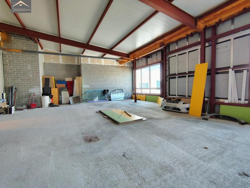 Foto 5bc549f2-3ad3-4509-b3d3-8f07598e5258. Local commercial dans Revilla Camargo