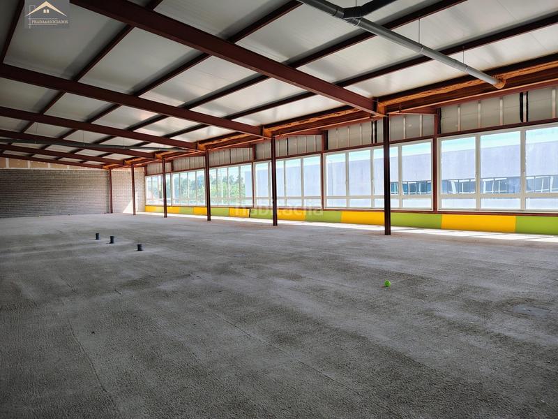 Foto 25cb4112-bc4d-4d40-a91d-27199d048020. Local comercial a Revilla Camargo