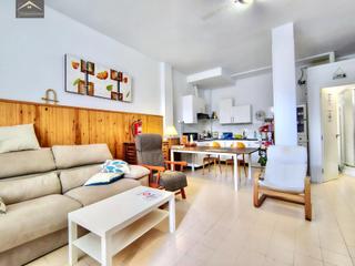 Local commercial à Ajo. Local en el centro de ajo