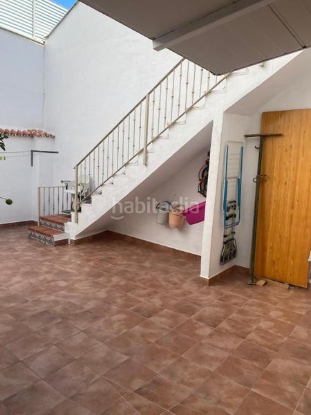 Foto 0e2d07cf-75de-4235-9abc-f7ae98b65c78. House with heating parking in Pego