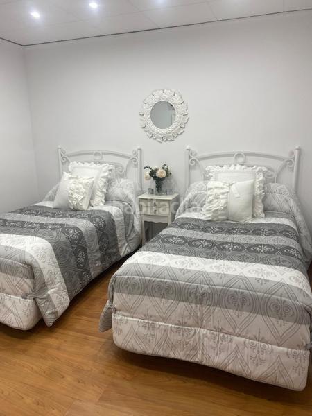 Foto fc82a5d7-c8c6-4f18-8854-d719ac5f1568. House with heating parking in Pego