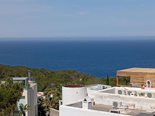 Apartament a Cala Vedella-Cala Tarida. Vendemos 4 apartamentos en el club robinson, cala vadella