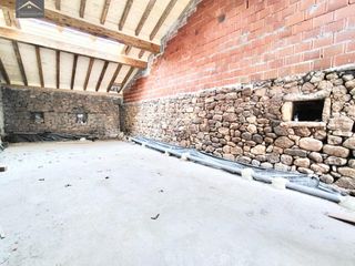 Maison jumelée à Corrales de Buelna (Los). Casa de piedra en coo de buelna