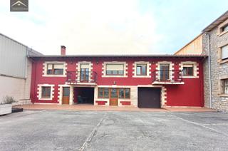 Maison jumelée à Cuchía. Casa reformada en miengo.