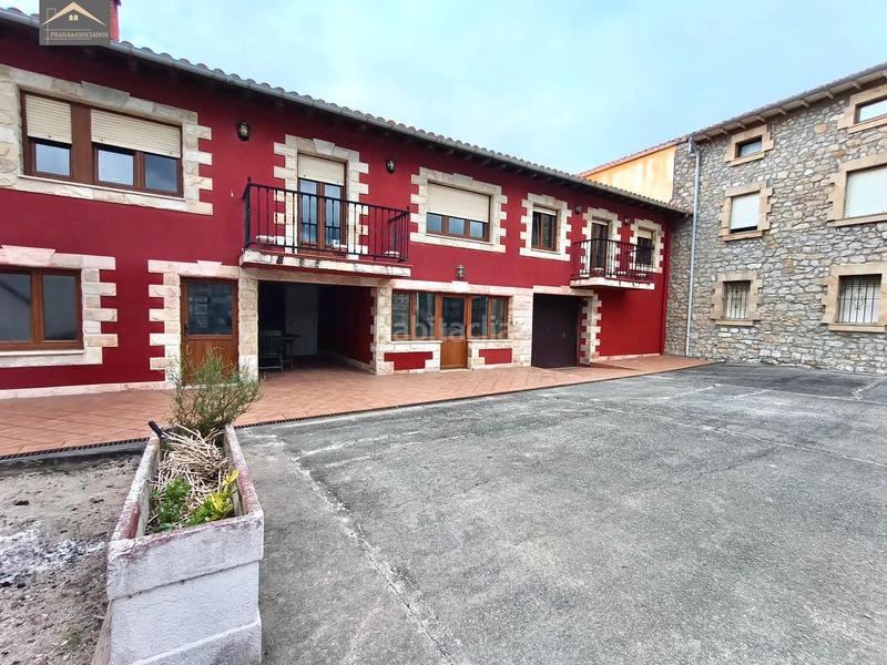 Foto 078c6b6f-4ad2-4d43-9087-16493e87c50c. Casa aparellada amb calefacció aparcament a Cuchía Miengo