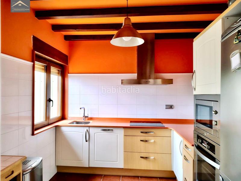 Foto 0e8d46b3-dc72-4c9e-ab01-92106b05bc5b. Casa aparellada amb calefacció aparcament a Cuchía Miengo