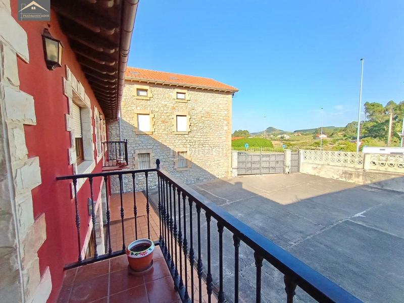 Foto 26025e95-85f9-425e-975c-891bf2b920f6. Casa aparellada amb calefacció aparcament a Cuchía Miengo