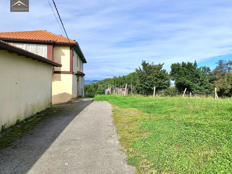 Foto 4d8dec54-4c0c-4e54-a675-700c34e29331. Xalet amb calefacció aparcament a El Callejo - La Pesquera - La Arenosa Laredo