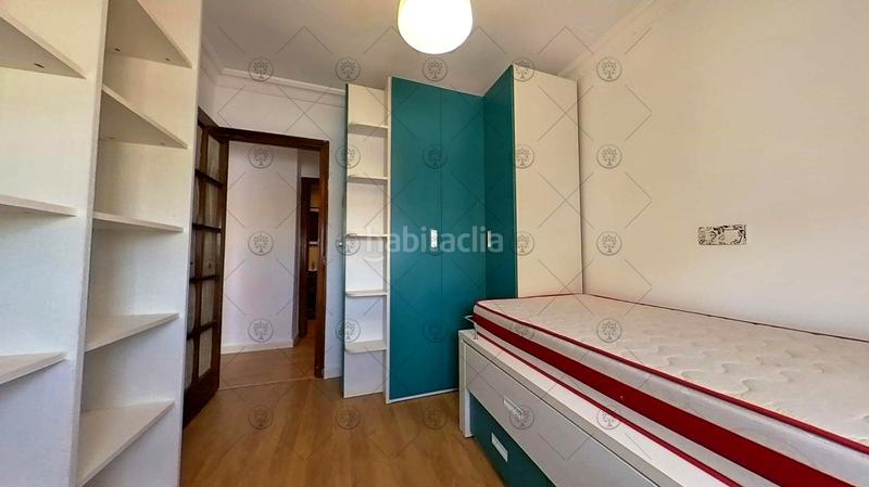 Foto d18b4344-dd33-423f-810b-df274dcb9e05. Flat with parking in Isla Chica Huelva