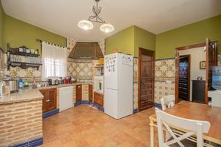 Chalet  Urbanizacion naranjos los. Chalet en urbanizacion los naranjos en carmona