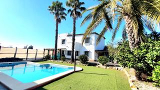 Xalet  Urbanizacion naranjos los. Chalet en urbanizacion los naranjos en carmona