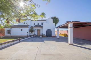 Chalet  Urbanizacion naranjos los. Chalet en urbanizacion los naranjos en carmona