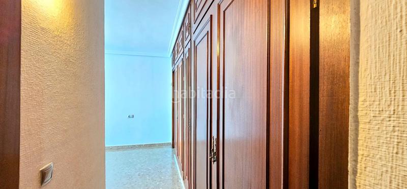 Foto 49e1f7a8-356b-40fa-bfb2-2178c681563d. Location appartement avec chauffage parking piscine dans Tomares