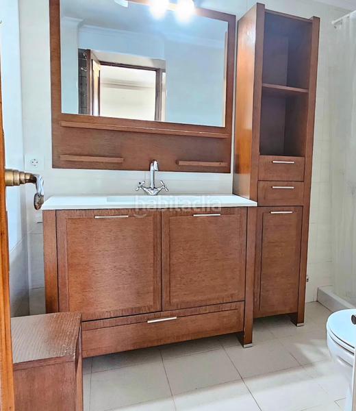 Foto 50e71c92-0ba1-465c-97cf-1e3d7fb91c3e. Location appartement avec chauffage parking piscine dans Tomares