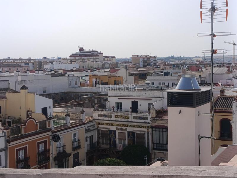 Foto a11b942b-64ff-4aea-a46d-6a9dbf44245c. Casa adosada edificio en venta en triana, altozano en Sevilla