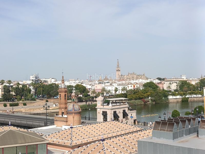 Foto ab2029fb-263d-41fb-b2ac-7b7c901d14f6. Casa adossada a Triana Casco Antiguo Sevilla