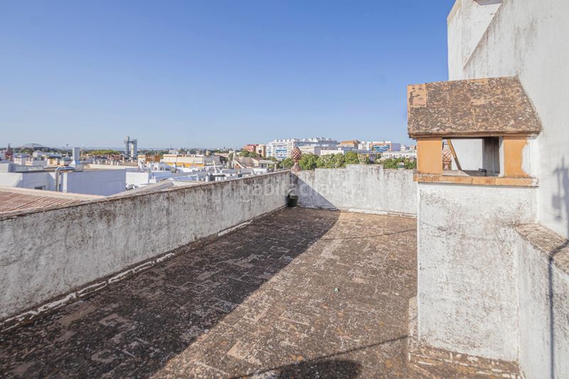 Foto c41c591f-1668-41bb-96fb-463029c469e8. Casa adossada a Triana Casco Antiguo Sevilla