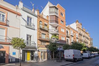 Casa  Calle calle san jorge, 12. Edificio en venta en triana, altozano
