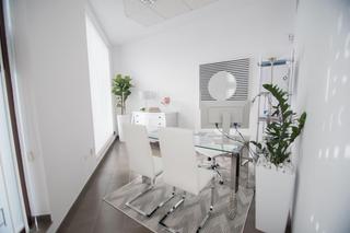 Lloguer Local Comercial  Avenida de los poetas. Oportunidad única! se traspasa clínica dental de alta rentabilid