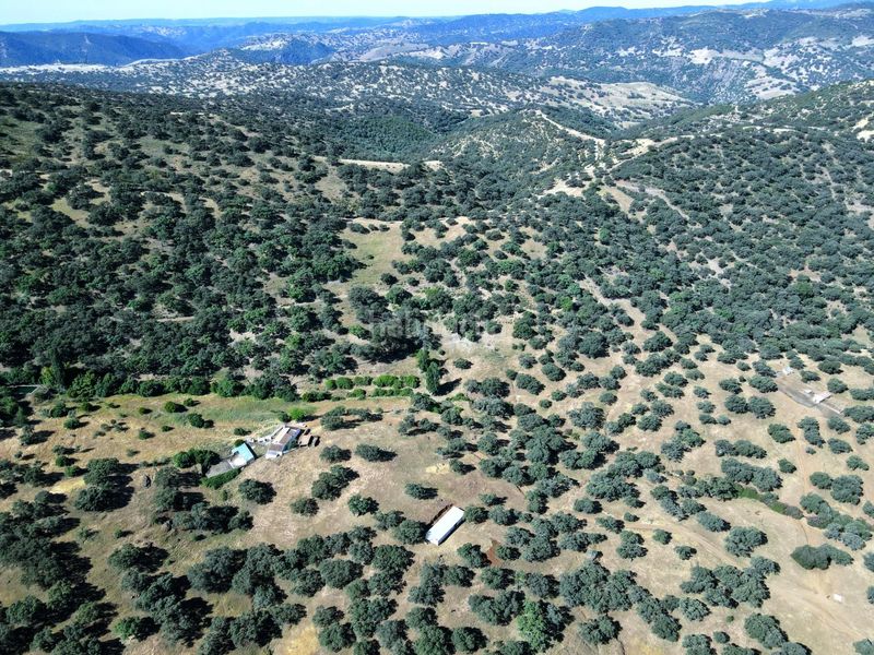 Foto 38e22080-56d5-46ce-84dd-ee0f8b08804a. Finca rústica a Cazalla de la Sierra