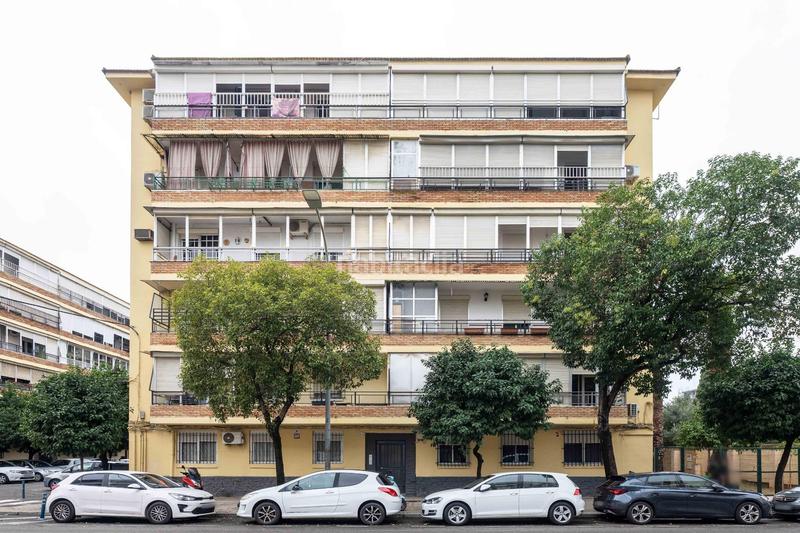 Foto 188d9aed-68ae-43b6-bb50-c893bd39681e. Flat in Parque Alcosa Sevilla