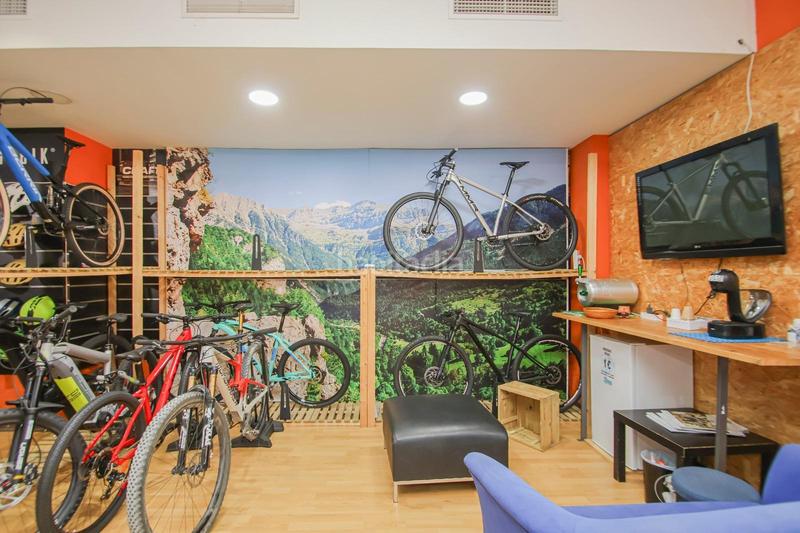 Foto 07c83488-de45-4936-a4b6-4fda5ec51e7b. Business premise in Avenida Juan Diego Bormujos