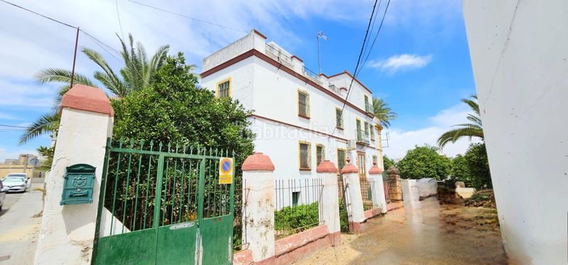 Foto 602d8f88-d63c-495d-8fd8-25f51a3d6bd3. Casa adossada amb aparcament a Algaba (La)