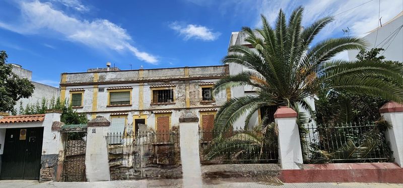 Foto a21cbfed-d039-46a9-96aa-a6e226e25b34. Casa adossada amb aparcament a Algaba (La)