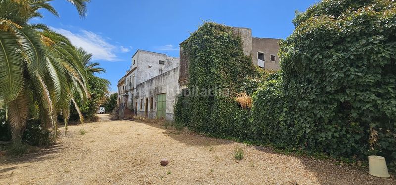 Foto be132733-00a1-4b26-9187-fc188dee2e21. Casa adossada amb aparcament a Algaba (La)