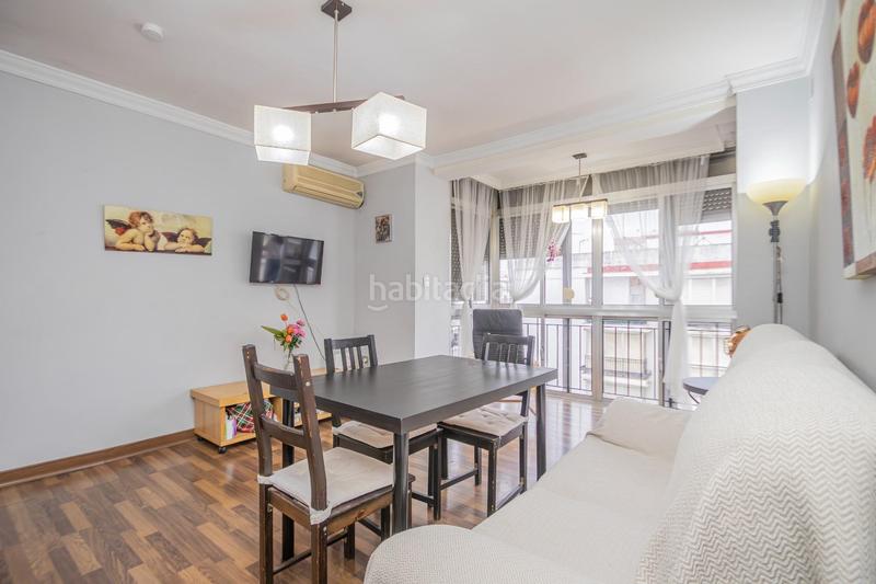 Foto 68cc64dd-20d0-46d8-bdd8-f8a5f1956cb2. Piso  en cisneo alto en Cruz Roja Sevilla