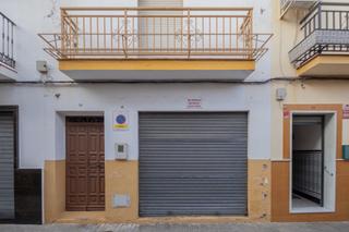 Casa adossada  Calle fuentes de andalucia. Casa para reformar en padre pío