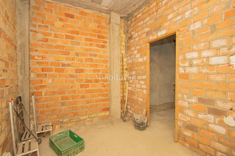 Foto b8972b5e-5d12-4a31-a9dd-665c15de2fb9. Maison jumelée avec parking dans Palmete Sevilla