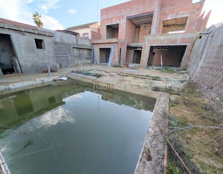 Foto 5e81e507-73d4-4162-82f4-861b5ca6637a. Casa amb aparcament a Avenida Juan Diego Bormujos