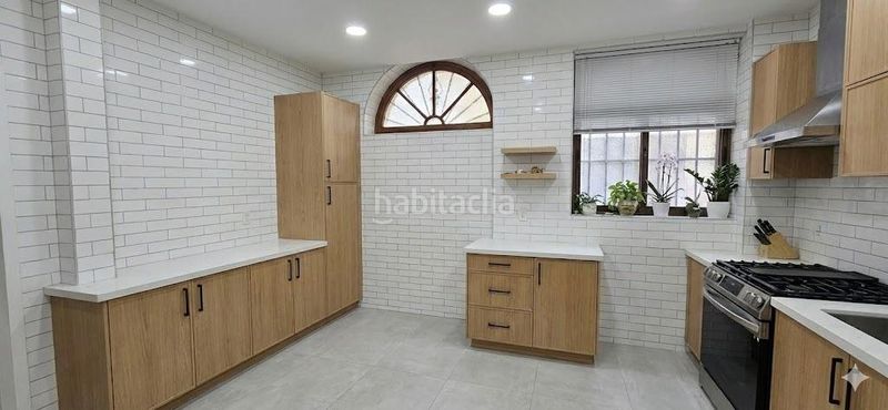 Foto eafe6672-66d1-482d-a94e-979a6747e764. Casa adossada amb aparcament a Algaba (La)