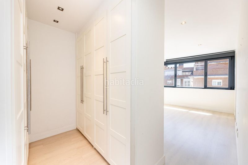 Foto 250a0b60-d5e2-4a2c-ad1f-5390ddb8e4f3. Àtic amb aparcament piscina a Sanchinarro Madrid