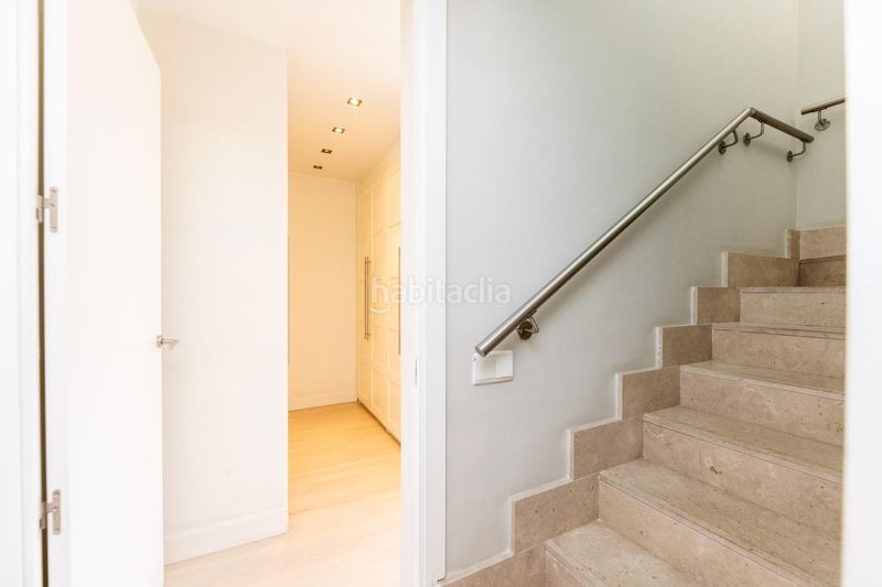 Foto 7c63ab5e-cf37-43fe-860d-684b03f07235. Àtic amb aparcament piscina a Sanchinarro Madrid