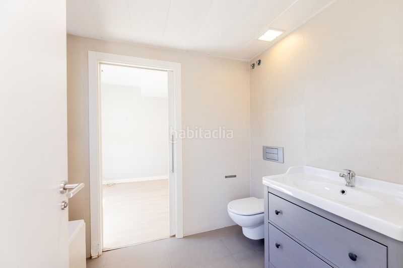 Foto ac2b915e-dee0-45b6-a4aa-ed9dd14b57ab. Àtic amb calefacció aparcament piscina a Sanchinarro Madrid