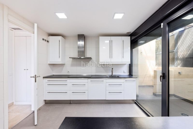 Foto b33463f5-982b-4f2f-80e8-8da7e122a2c4. Àtic amb aparcament piscina a Sanchinarro Madrid